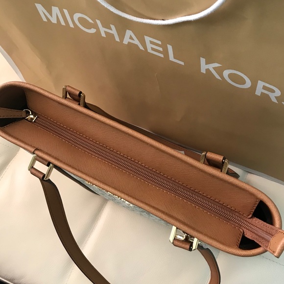 NWT MICHAEL KORS SADY SMALL TOP ZIP SHOULDER BAG - Picture 4 of 8